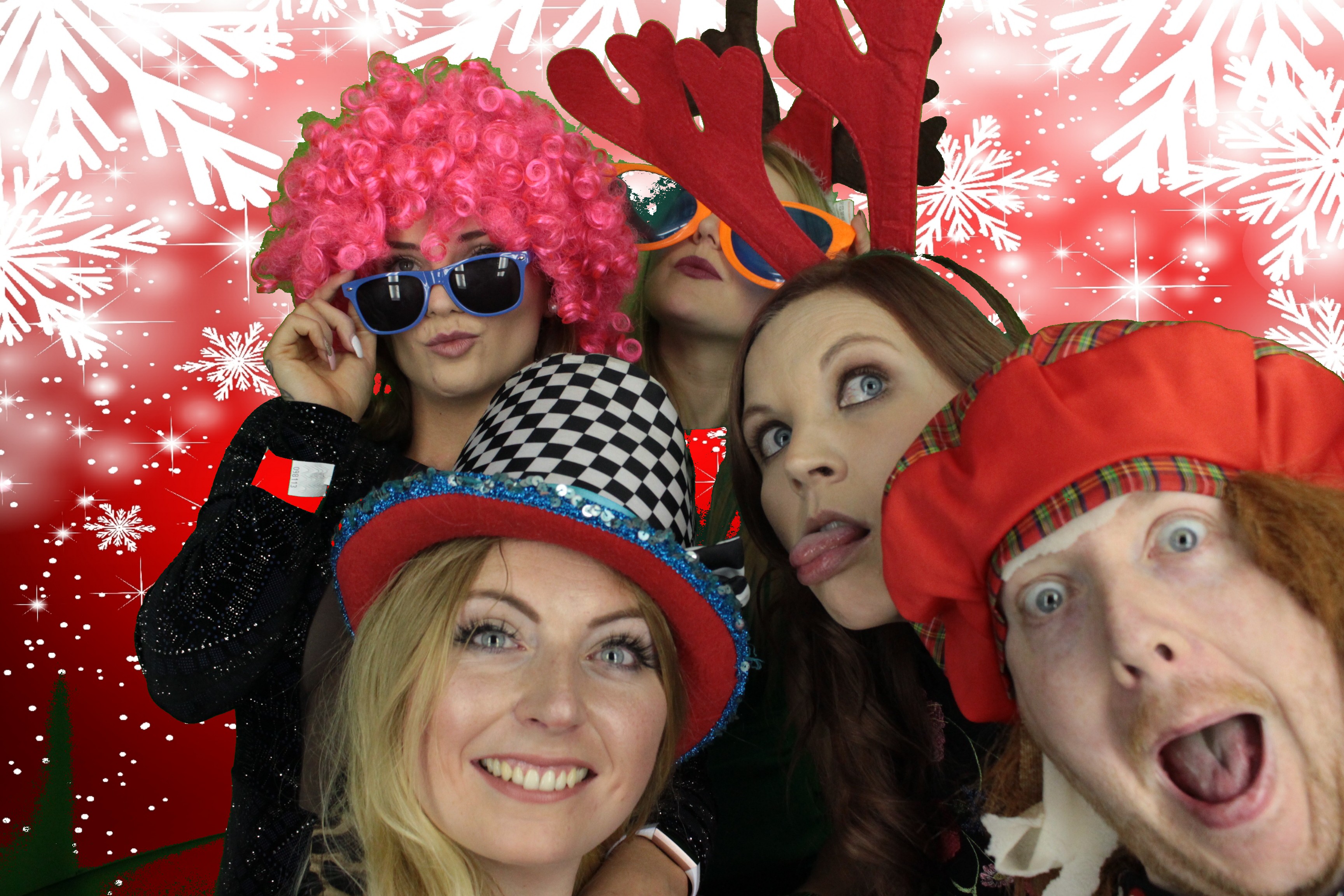 One Line Christmas Party | View more photos from the event at gallery.myphotoboothexperience.co.uk/u/MyPhotoBoothExperienceLtd/One-Line-Christmas-Party